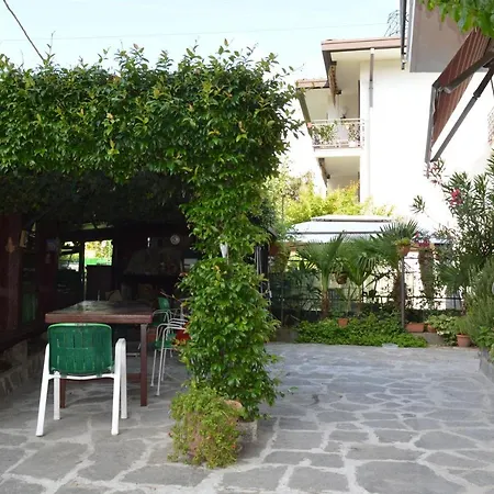 Apartment Business Como